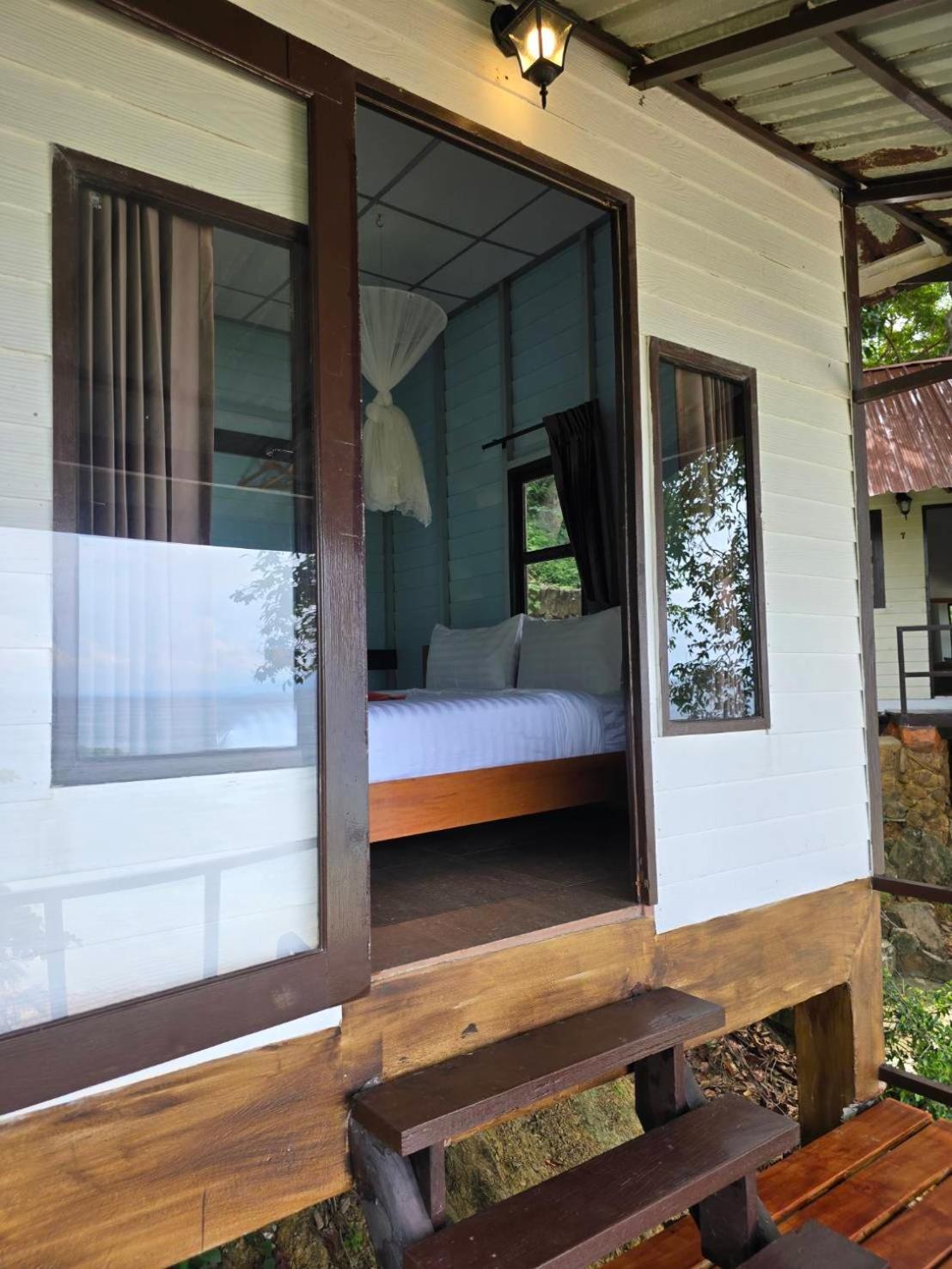 Phi Phi Private Beach Resort Exterior photo
